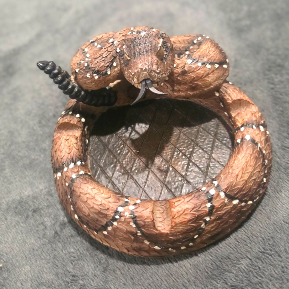 World Of Wonders `Serpent`s Ashes` Rattlesnake Ashtray